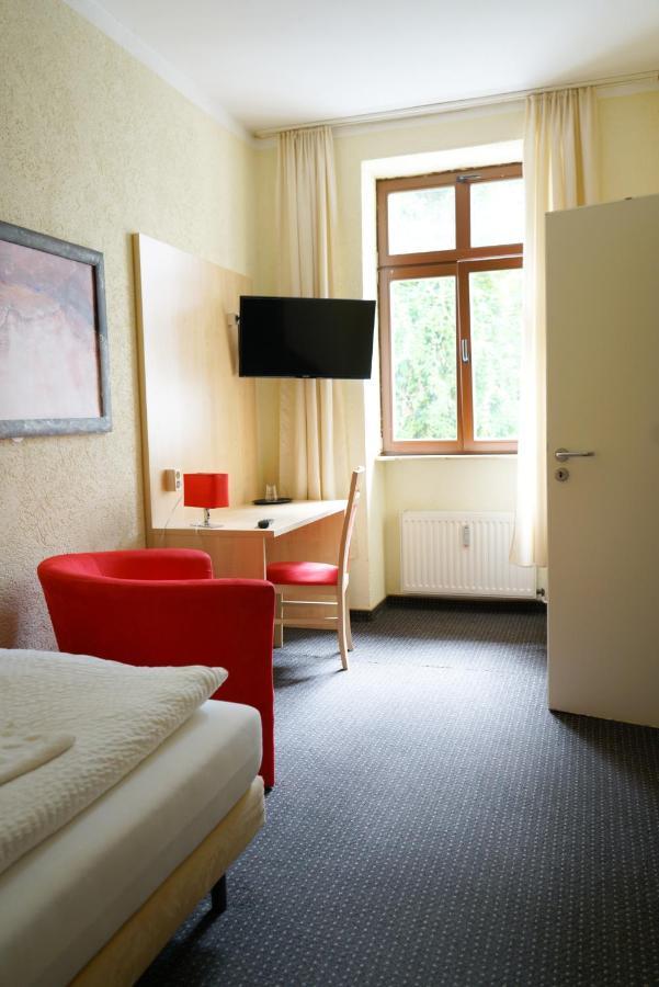 Gaestehaus Lisakowski Pension Am Brautwiesenpark Gorlitz Exterior photo